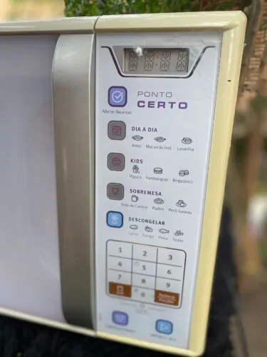 Microondas tá com defeito tá ligando mas guardo esquenta desligar