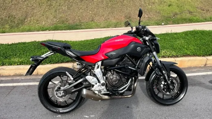 Yamaha MT-07 2016 Impecável, laudo aprovado, pneus novos 