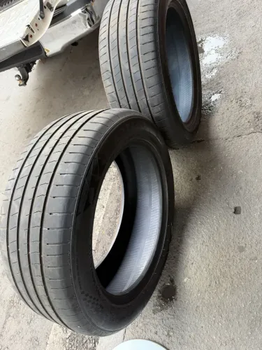 Pneus aro 20 (o par)