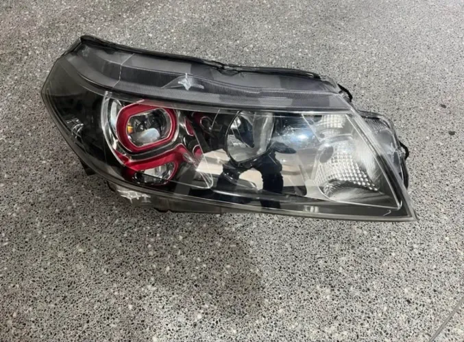 Farol suzuki Vitara 2018 completo ( lado direito )