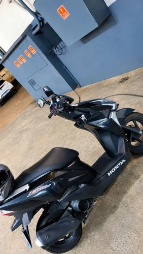 Vendo por R$: 12 mil reais ou troco por moto maior tipo lannder ano 2018 até 2020