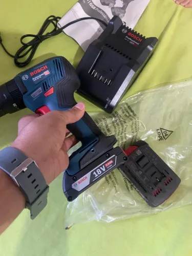 VENDO PARAFUSADEIRA BOSCH 18V50 NOVA ZERADA SEM NENHUM USO