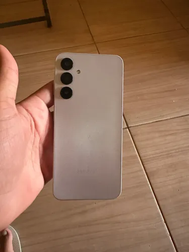 Vendo A16 em estado de novo pouco tempo de uso, com caixa e nota