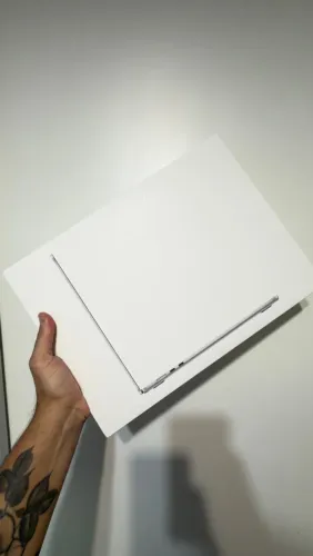 MacBook Air M5 16/1TB 15pol LACRADO