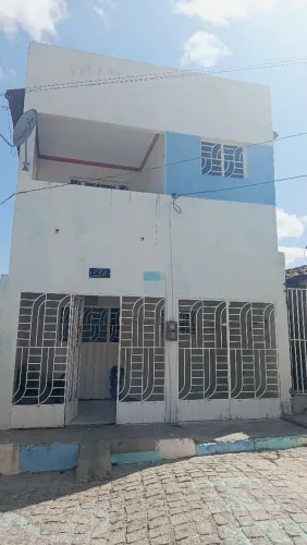 Casa a venda (aceito casas p trocar tbm)