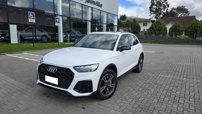Audi Q5 Perf. Black 2.0 TFSIe S.tr. QT (hib.) 2024