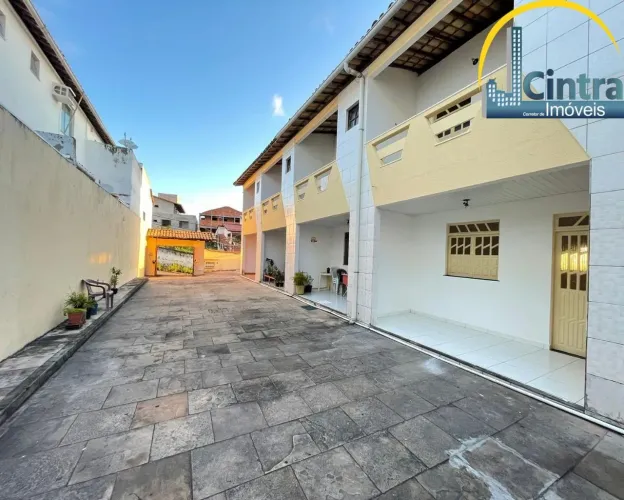 CASA EM CONDOMÍNIO RESIDENCIAL em Salvador - Bahia, Itapuã