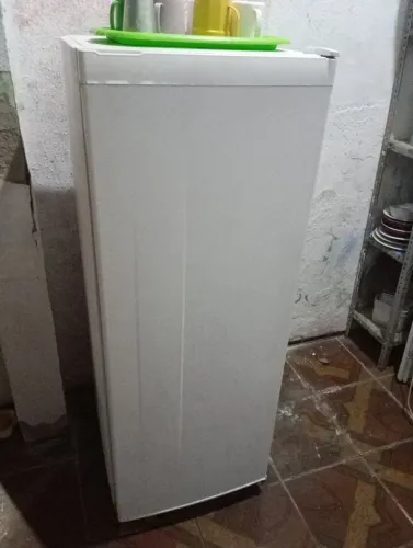 Geladeira Esmaltec 