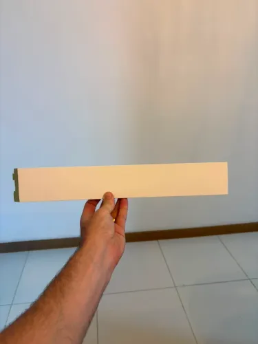 Rodapé MDF recoberto em branco 7cmx1,5cm liso e resistente à umidade