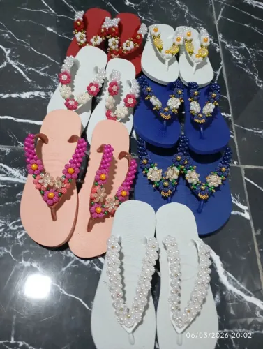 Chinelo bordado