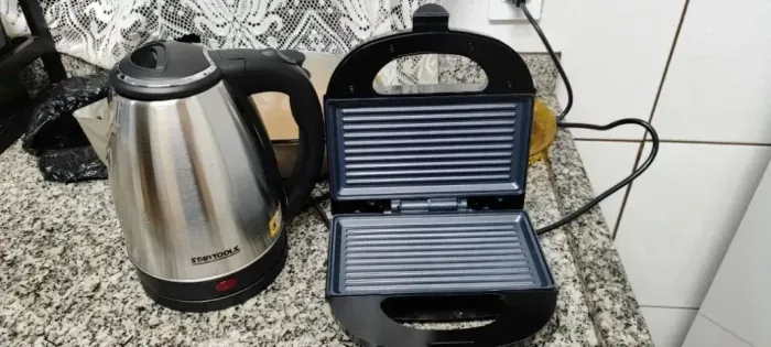 Kit Café Manhã Chaleira Elétrica + Sanduicheira 127v ou 220v - Kian