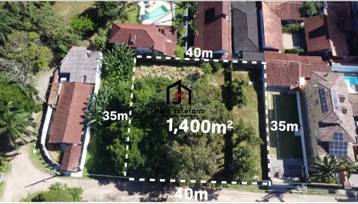 Àrea c/ 1.400,00m² no bairro das Toninhas em Ubatuba
