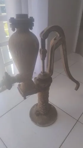 Bomba de água manual rustica