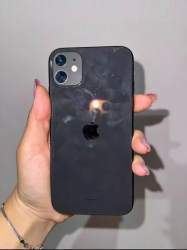 Troco iPhone 11 preto 64gb bem novo em 13 pro max, 14 pro max mais volta minha propostas