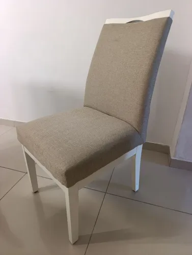 Vende-se 6 cadeiras para mesa de jantar