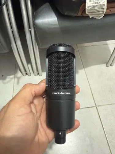 Audio-Technica At2020 cardioide condenser