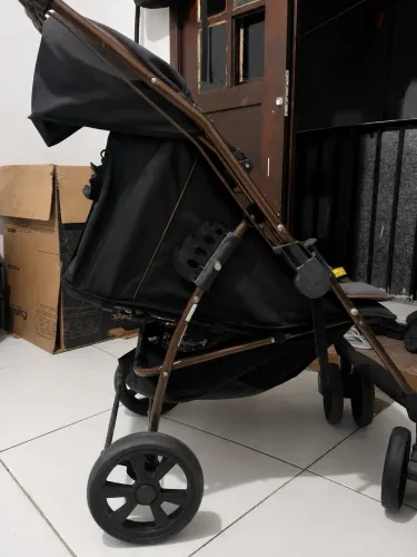 Carrinho de bebê burigotto funcionando perfeitamente