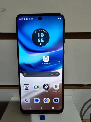 Vende-se um celular motorola moto g42 128gb e NFC.