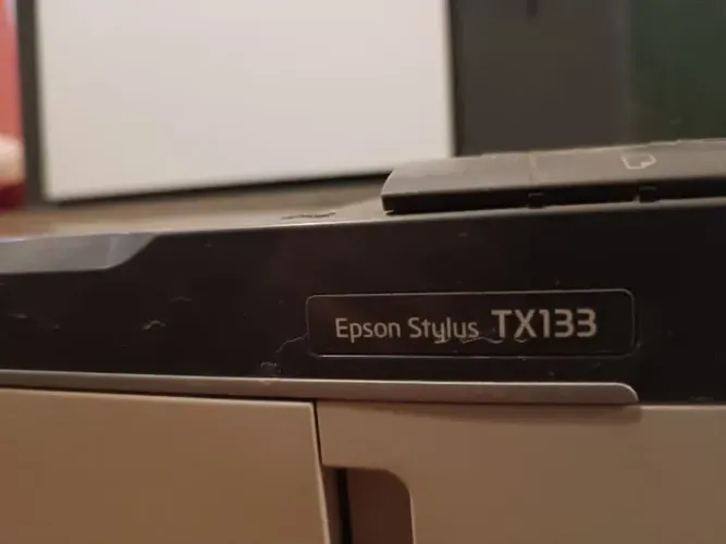 Impressora Multifuncional Epson Stylus TX133 (ImprimeCopiaScanner)
