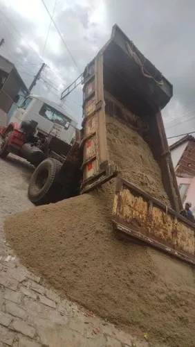 Venda de areia para construção, britas e retiradas de entulhos e metralhas 