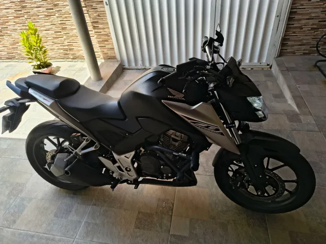 CB300F TWISTER CBS PRETO FOSCO