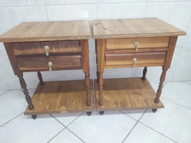 mesa de cabeceira - criado mudo - madeira maciça