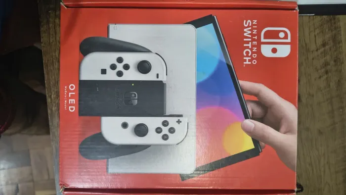 Nintendo Switch OLED Branco + Mario Kart