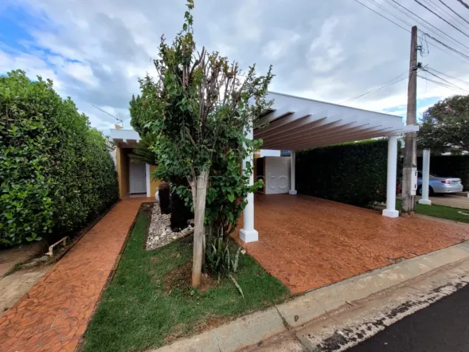 Casa Térrea em Condomínio | 2 Suítes | Varanda Gourmet | 2 Vagas