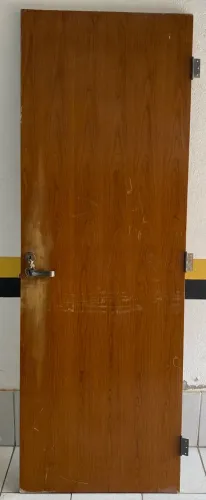 Porta prancheta Ipê Champagne 0,70x2,10 com fechadura, chave, maçaneta e dobradiças
