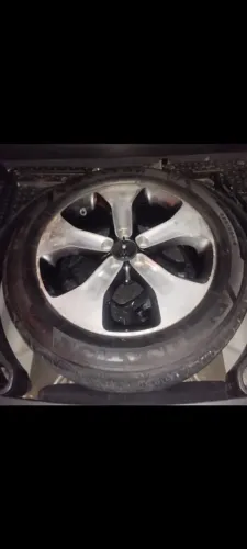 Pneu completo do Jeep Compass