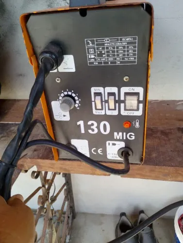 Máquina de solda MIG sem gás