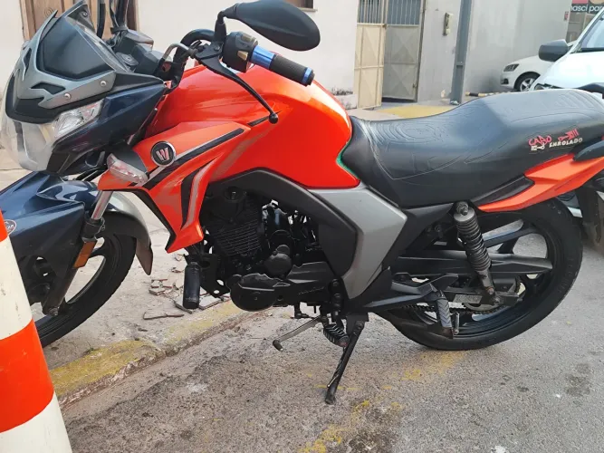 Vendo moto em ótimo estado