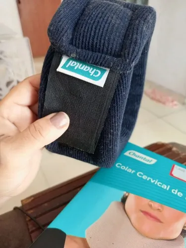 Colar cervical de espuma