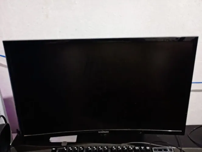 Monitor 24" Samsung curvo excelente sem novidades 