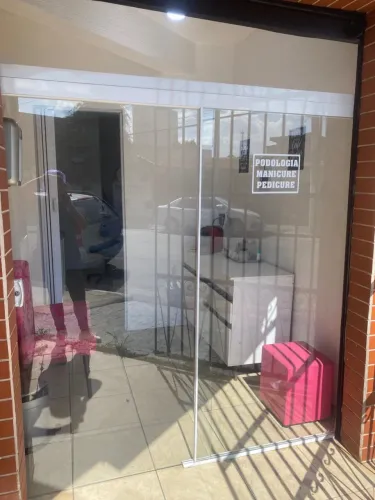 Vendo porta de vidro em excelente estado: fechadura com chave / altura 2,20 largura 2,14