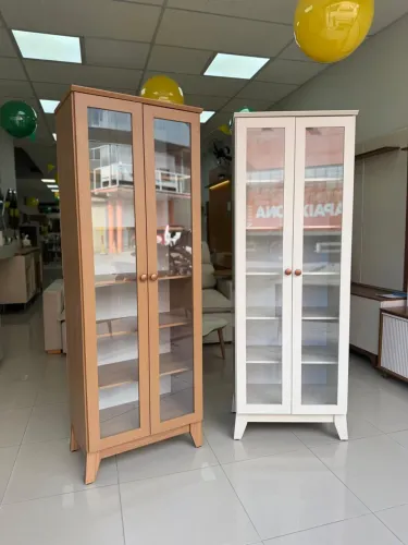 Cristaleira 2 portas nova 100% MDF disponível