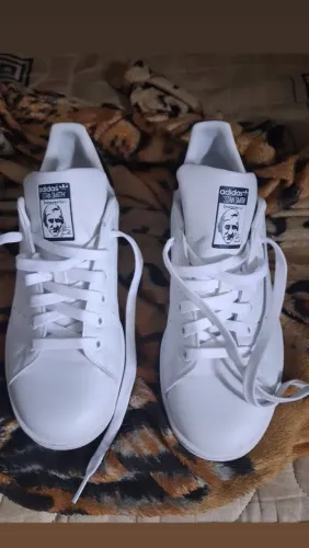 Sapatenis adidas edição Smith