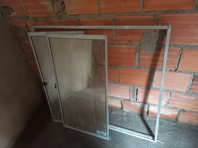 Vende-se Janela de alumínio de vidro
