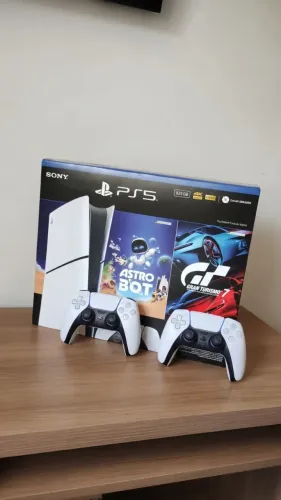 PS5 Slim + 2 Controles Originais - Impecável e com NF