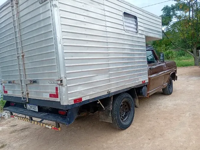 F1000
