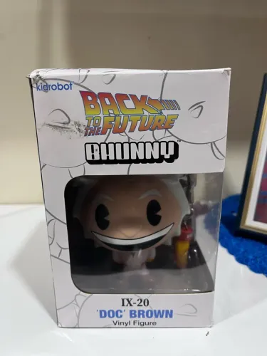 Doc brown kidrobot back to the future ix-20 original trago dos estados unidos.