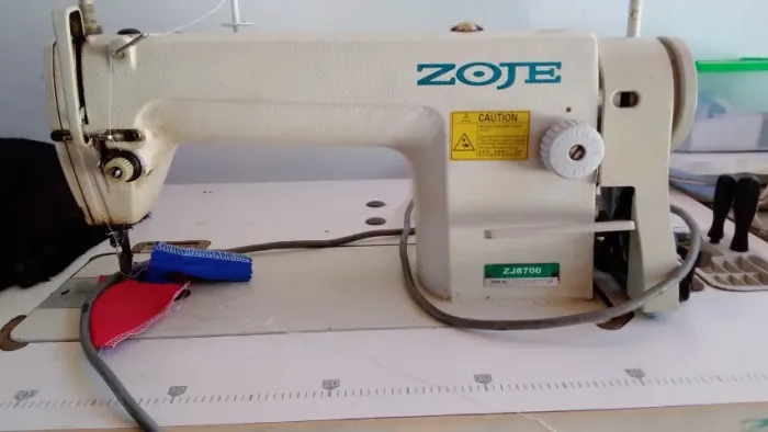 Máquina de costura industrial reta. Usada mais em ótimo estado..