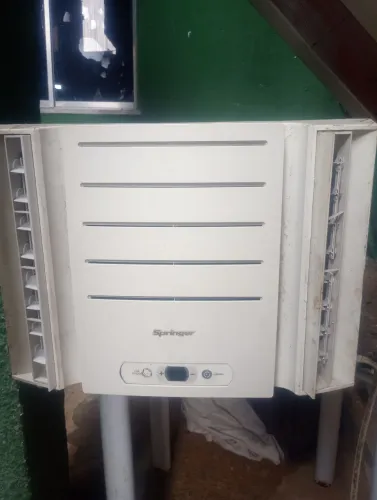 Ar condicionado Springer digital sem controle remoto 7.500 BTUs valor 550 reais