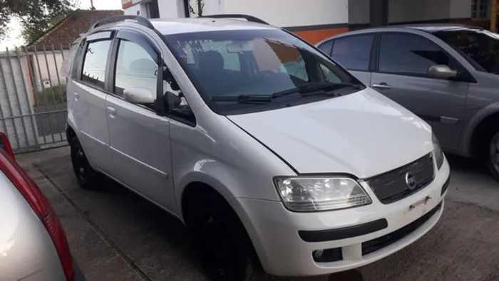 Sucata Fiat Idea 1.4 81cvs Flex 2007 vendido somente em peças