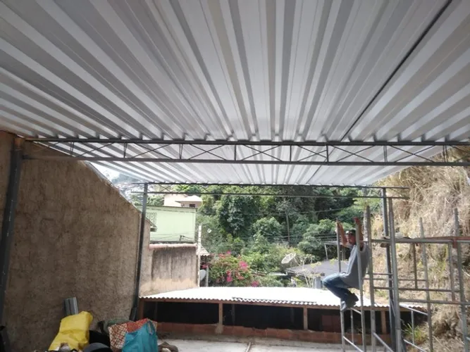 Telhados com calhas 