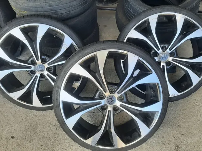 Roda aro 20 Honda Civic europeu preta com diamantado com pneu 205 35 20 Xbri