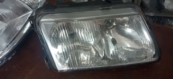 Farol Audi A3 vidro 1996 1997 1998 1999