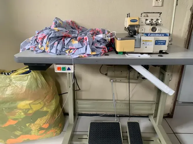 Máquina overlock