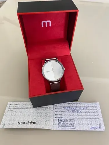 Relógio mondaine prata com pulseira malha de aço .
