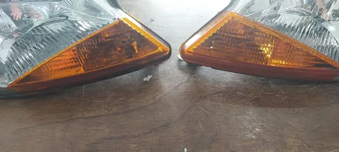 Farol ford ka 1998 1999 2000 2001 2002 2003